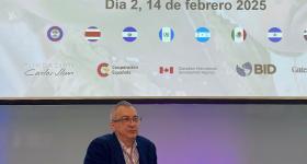 Dr. Munar delivering results to Salud Mesoamerica convening